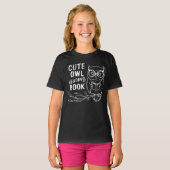 Niedliches Eule-Lesebuch T-Shirt (Vorne ganz)
