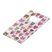 Niedliches Eulenhintergrundmuster für Kinder Kreditkarten Flaschenöffner (Vorderseite Schrägansicht)