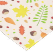 Niedliches Fallmuster mit bunten Blätter und Nüsse Tischdecke (Schrägansicht)