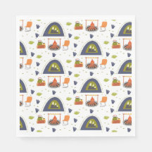 Niedliches Familienfeuer und Camping