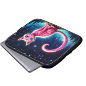 Niedliches fantasy-rosa Tier im nächtlichen Sterne Laptopschutzhülle (Vorne Knopf)