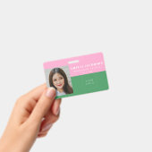 Niedliches farbenfroh rosa grün Angestelltes Foto- Ausweis (Handheld)