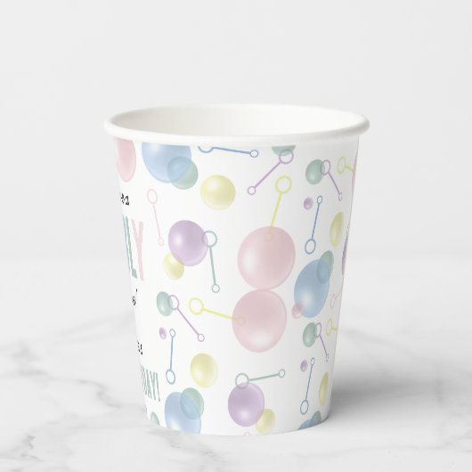 Niedliches farbiges Kindergeburtstag-Party Pappbecher (Rückseite)