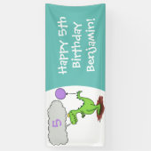 Niedliches Feuer atmet grün lustiger Drache Cartoo Banner (Vertikal)