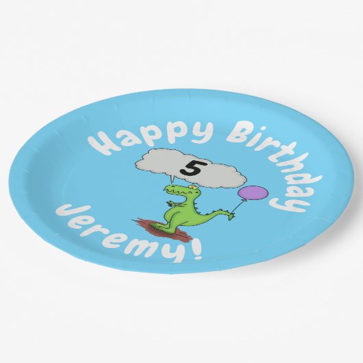 Niedliches Feuer atmet grün lustiger Drache Cartoo Pappteller (Schrägansicht)