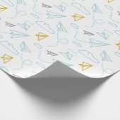 Niedliches Flugzeug und Wolken Kinderduschmuster Geschenkpapier (Ecke)