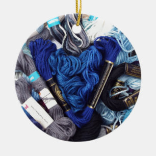 Niedliches Foto des bunten blauen Keramikornament