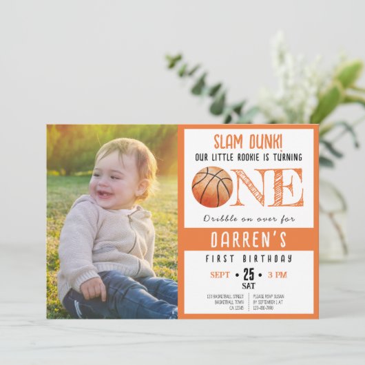 Niedliches Foto Wasserfarbe Basketball 1. Geburtst Einladung (Stehend Vorderseite)