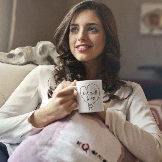 Niedliches Funny Heart Aufgehobener Charakter wird Kaffeetasse