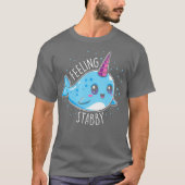 Niedliches Gefühl Stabby Narwhals Kawaii Whale Ges T-Shirt (Vorderseite)