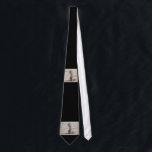 Niedliches Gelände Krawatte<br><div class="desc">Ein niedliches Eichhörnchen,  das im Etosha National Park,  Namibia,  zu sehen ist. Bild © Angelika Stern</div>