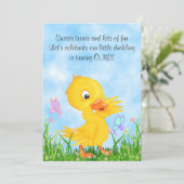 Niedliches Gelbente und Schmetterlinge 1. Geburtst Einladung (Stehend Vorderseite)