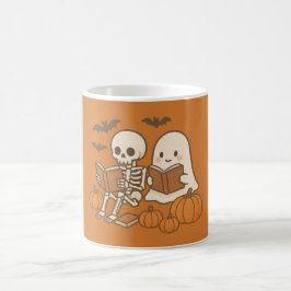 Niedliches Ghost- und Skelettlesen mit Pumpkins Kaffeetasse