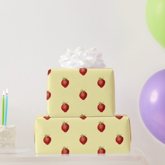 Niedliches Girly Strawberry Muster auf Creme Geschenkpapier (Partygeschenke)