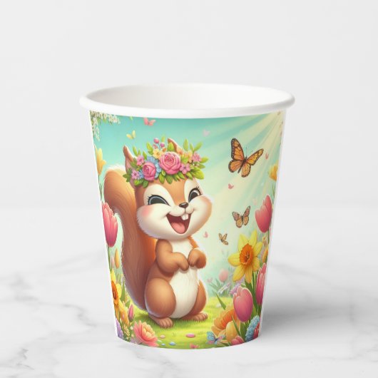 Niedliches, glückliches Eichhörnchen Pappbecher (Vorderseite)