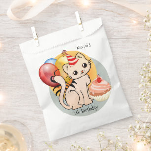 Niedliches glückliches Kind zum Geburtstag Geschenktütchen