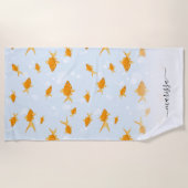 Niedliches Goldfish Schwimmen in Water Script Indi Strandtuch (Vorderseite)