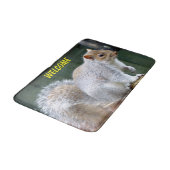 Niedliches graues Eichhörnchen Badematte (Schrägansicht)
