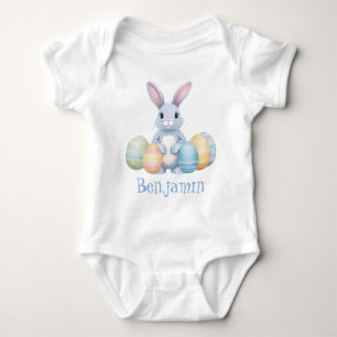Niedliches graues Kaninchen mit Ostereiern Name We Baby Strampler