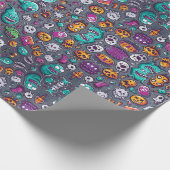 Niedliches, graues Monster Halloween Geschenkpapier (Ecke)