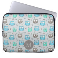 Niedliches graues Owl-Muster Monogramm