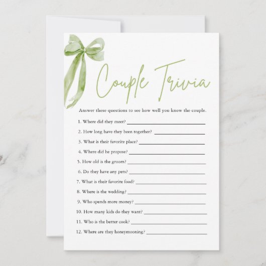 Niedliches Green Bow Couple Trivia Brautparty Game Einladung (Vorderseite)