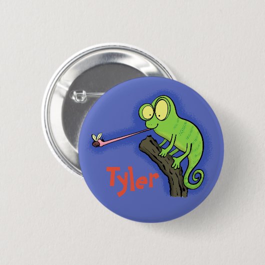 Niedliches grünes Chamäleon, das einen Bug-Cartoon Button (Vorne & Hinten)