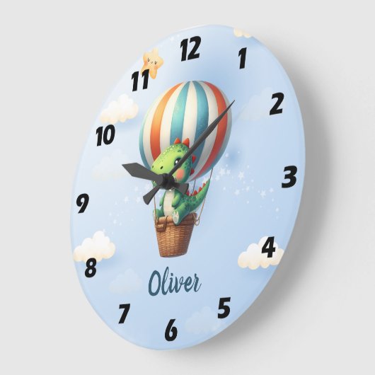 Niedliches grünes Dino fliegt in einem Heißluftbal Große Wanduhr (Winkel)