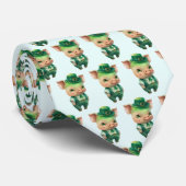 Niedliches grünes Irisches Schwein in Extravagante Krawatte (Gerollt)