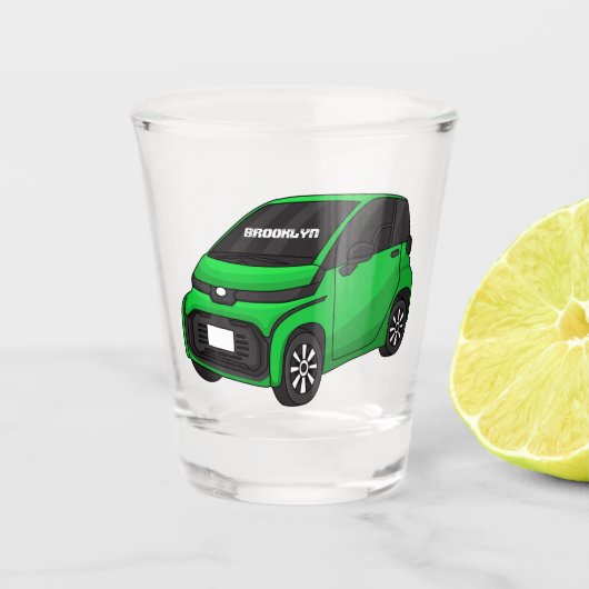 Niedliches grünes Kleinwagen Schnapsglas (Vorderseite)