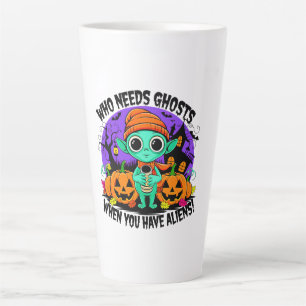 Niedliches Halloween Alien Design für Spooky Fun! Milchtasse