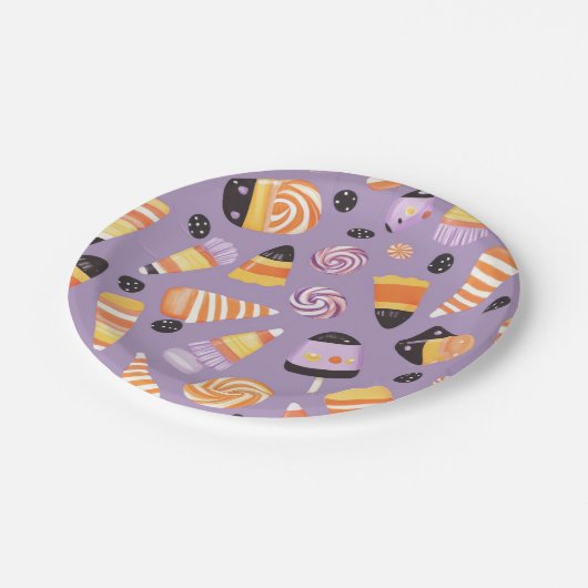 Niedliches Halloween Candycorn Muster Pappteller (Schrägansicht)