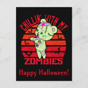 Niedliches Halloween Chillin' mit meinem Zombies-T Ankündigungspostkarte