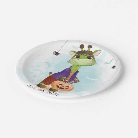 Niedliches Halloween Giraffe Pappteller (Schrägansicht)