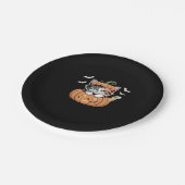 Niedliches Halloween Kitten in einem Kürbisklassis Pappteller (Schrägansicht)