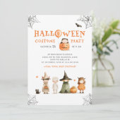 Niedliches Halloween-KostümParty Einladung (Stehend Vorderseite)