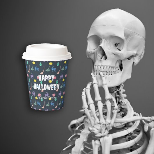 Niedliches Halloween mit kleinen Kürbis und Gespen Pappbecher