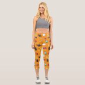Niedliches Halloween-Muster mit orangefarbenem Hin Capri Leggings (Vorderseite)