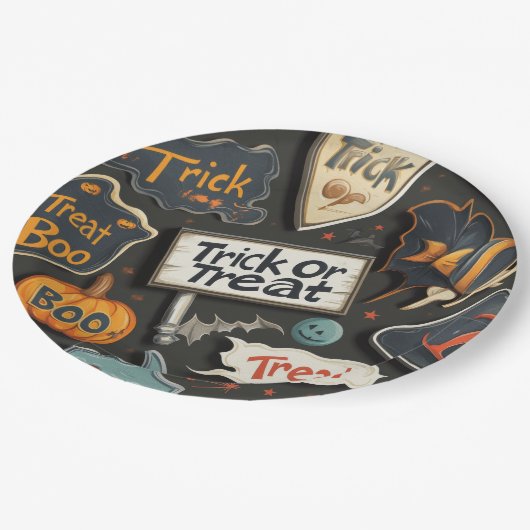 Niedliches Halloween-Muster Pappteller (Schrägansicht)