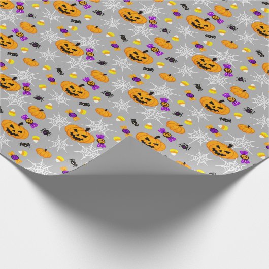 Niedliches Halloween Pumpkins und Spiders Pattern Geschenkpapier (Ecke)