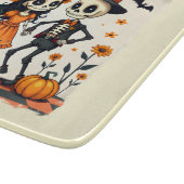 Niedliches Halloween Skeleton-Paar in Orange Schneidebrett (Ecke)