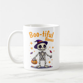 Niedliches Halloween-Skelett mit Tasse aus Süßigke