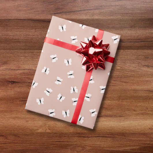 Niedliches, handgezeichnetes Schmetterlingsmuster  Geschenkpapier