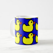 Niedliches, helles, gelbes Gummi Ducky-Muster auf Kaffeetasse (Vorderseite Links)