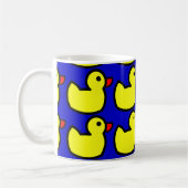 Niedliches, helles, gelbes Gummi Ducky-Muster auf Kaffeetasse (Links)