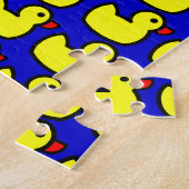 Niedliches, helles, gelbes Gummi Ducky-Muster auf Puzzle (Seite)