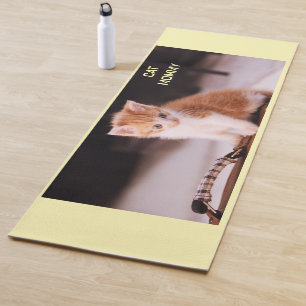 Niedliches hellgelbes "Cat Mommy" Orange Kitten Yogamatte