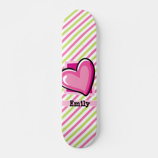 Niedliches Herz auf rosa und grüne Streifen Skateboard (Vorne)