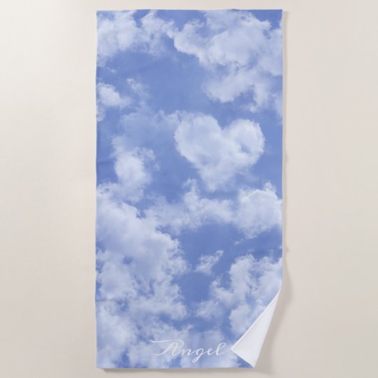 Niedliches Herz gestreift Wolke in blauem Himmel f Strandtuch (Vorderseite)