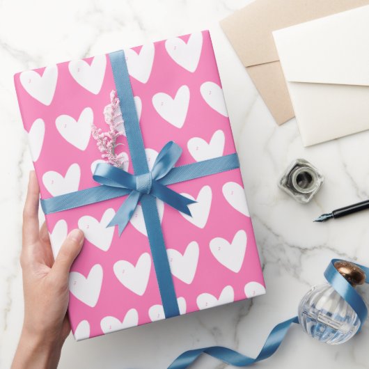 Niedliches Herzmuster - heißrosa Valentinstag Geschenkpapier (Schenken)